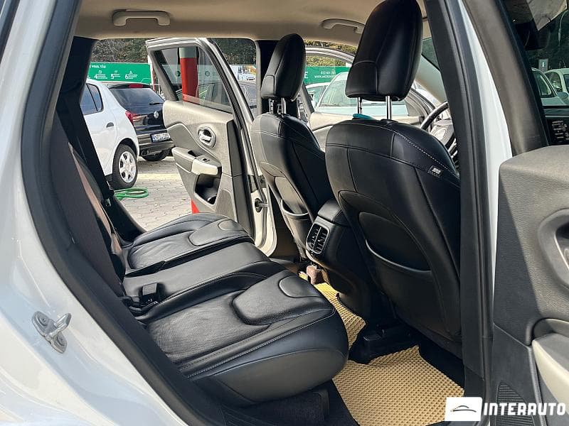 2016 Jeep Cherokee — Miniatură 21