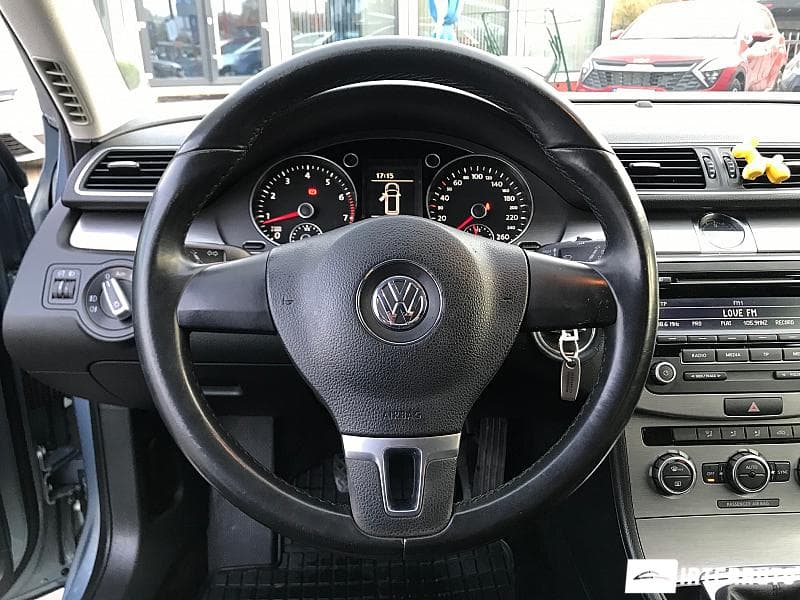 2012 Volkswagen Passat — Miniatură 12