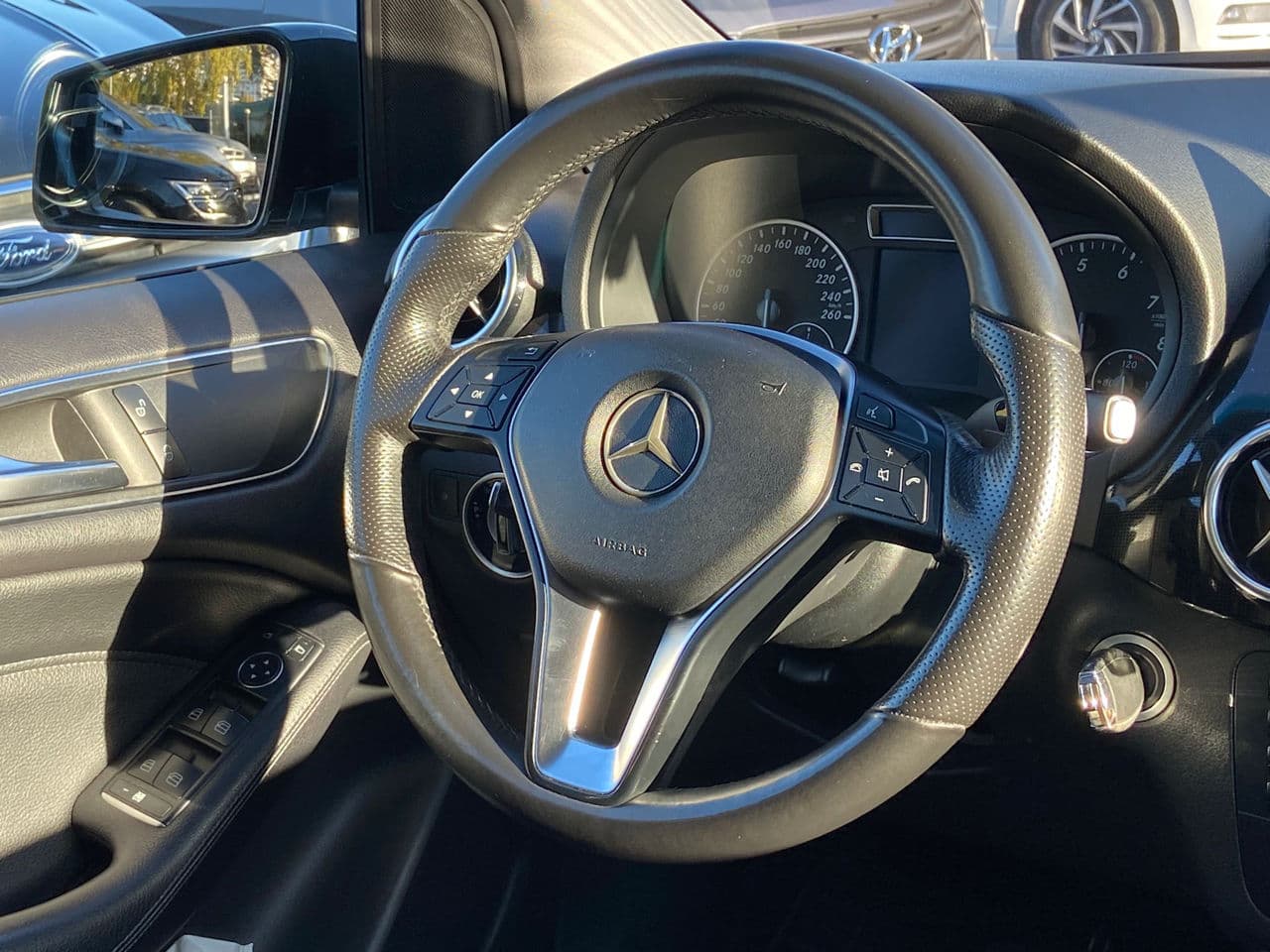Mercedes B 200 2014 — Миниатюра 9