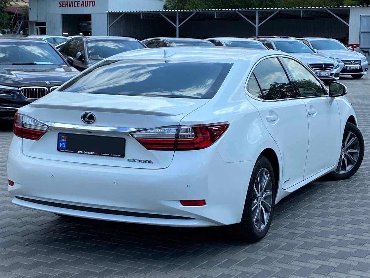 Lexus ES 300h 2016 — Миниатюра 4