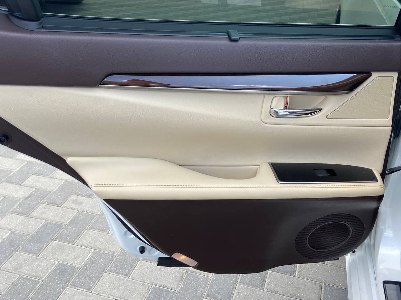 Lexus ES 300h 2016 — Миниатюра 16