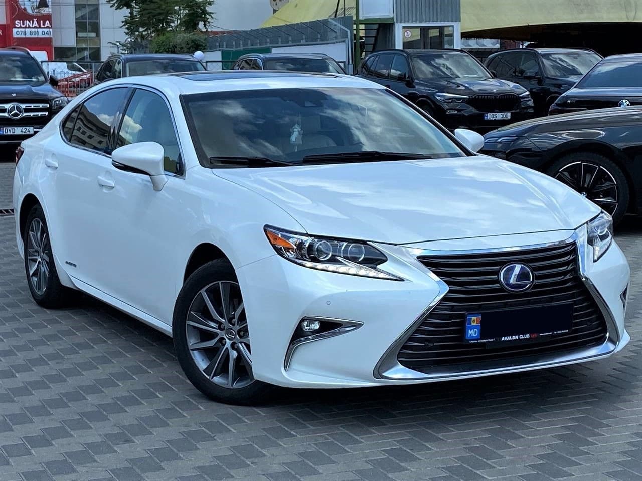 Lexus ES 300h 2016 — Миниатюра 3