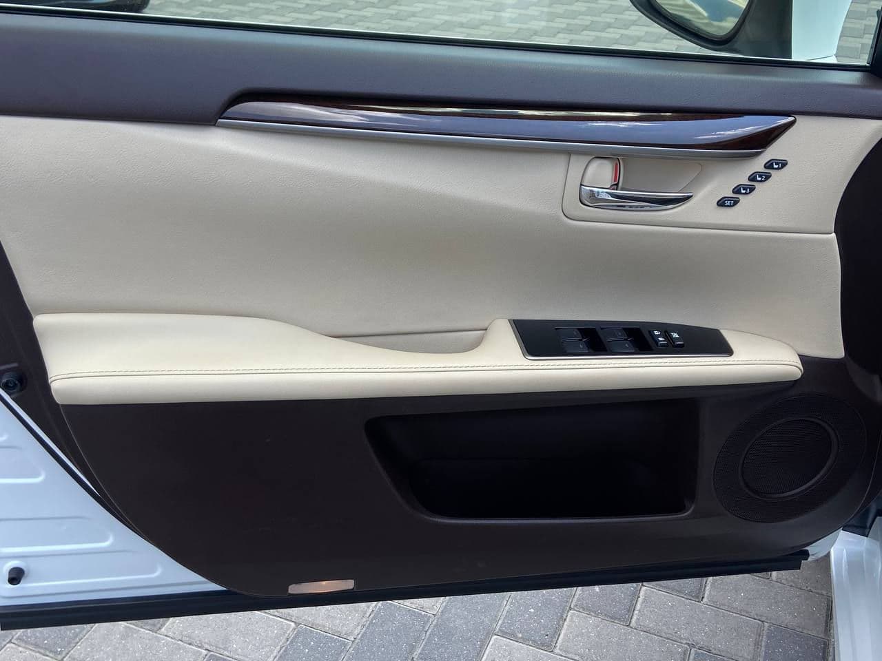 Lexus ES 300h 2016 — Миниатюра 5