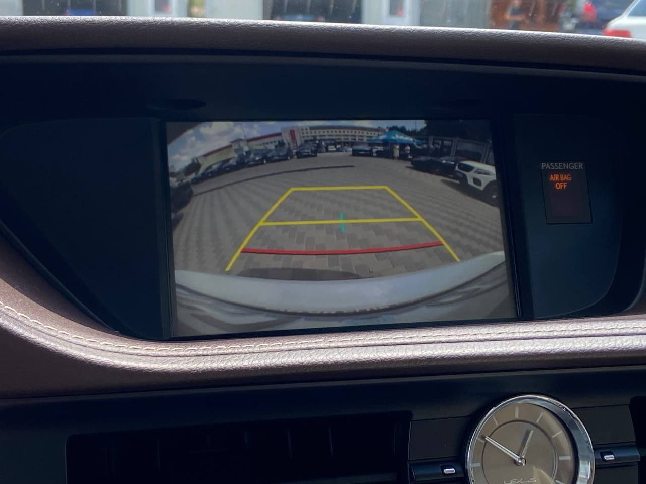 Lexus ES 300h 2016 — Миниатюра 10
