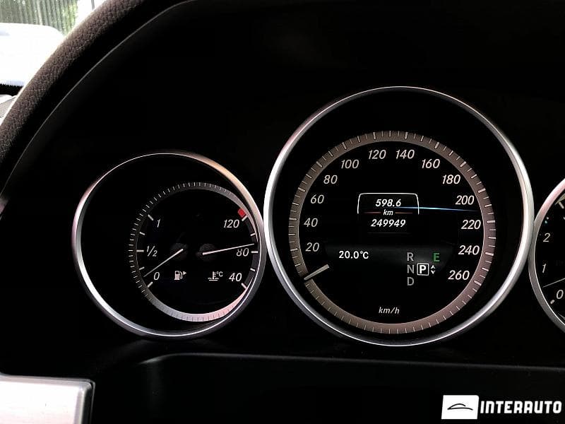 2015 Mercedes E 200 — Miniatură 12