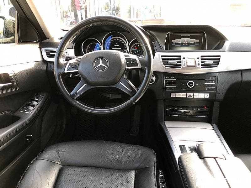 2015 Mercedes E 200 — Miniatură 10
