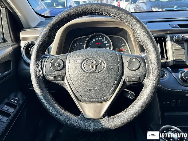 2015 Toyota Rav-4 — Miniatură 8