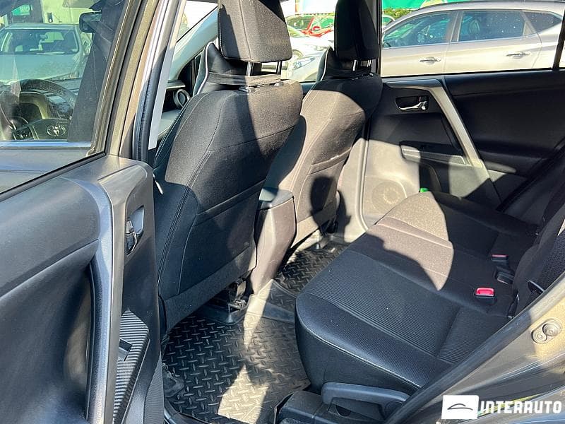 2015 Toyota Rav-4 — Miniatură 16