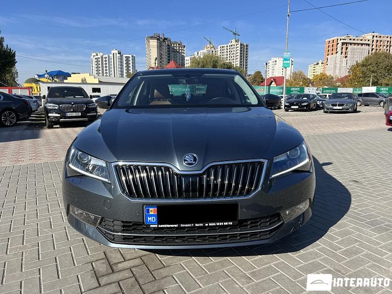 2017 Skoda Superb — Miniatură 2