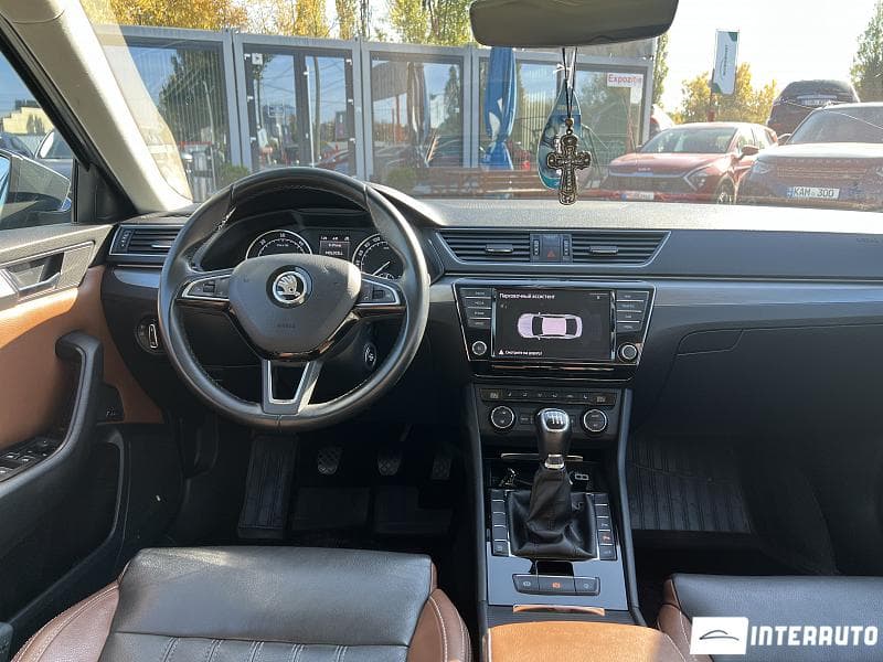 2017 Skoda Superb — Miniatură 12