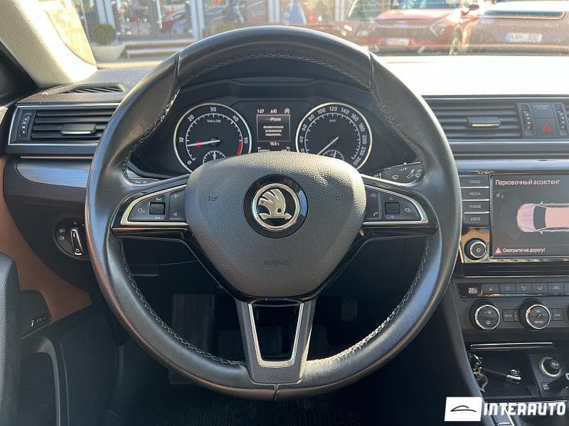 2017 Skoda Superb — Miniatură 13