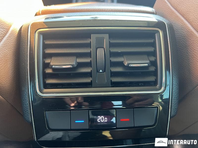 2017 Skoda Superb — Miniatură 17