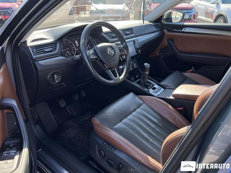 2017 Skoda Superb — Miniatură 8