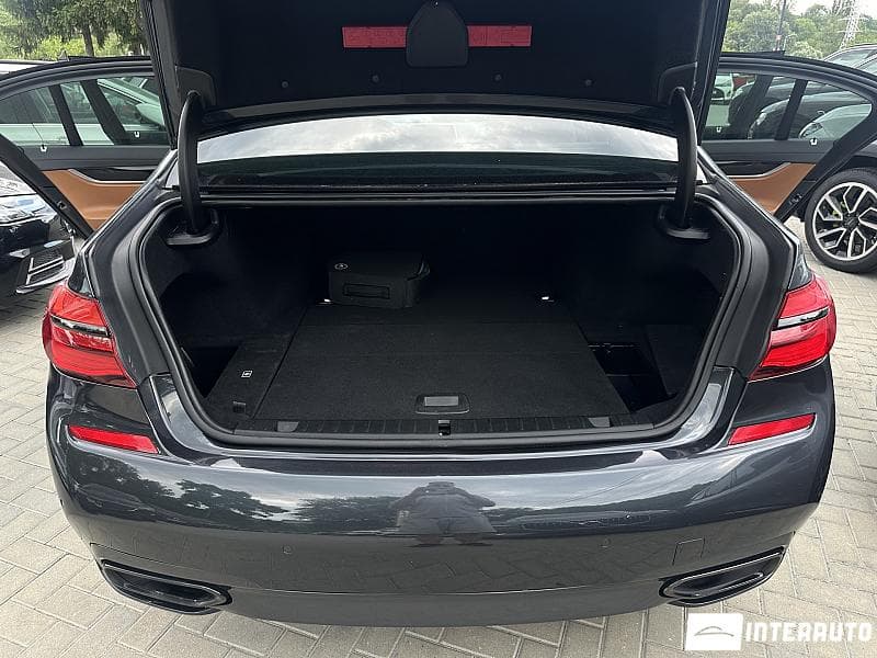 BMW 740e 2017 — Миниатюра 25