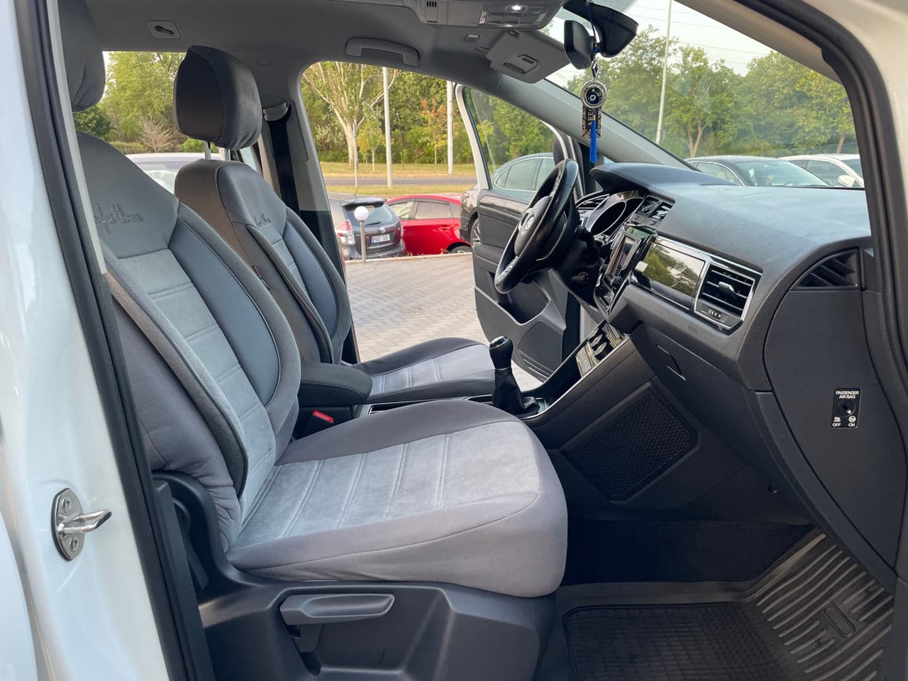 Volkswagen Touran 2016 — Миниатюра 6