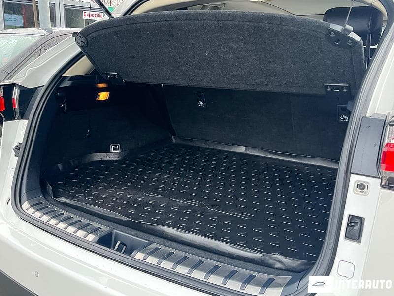 2016 Lexus NX 300H — Miniatură 19