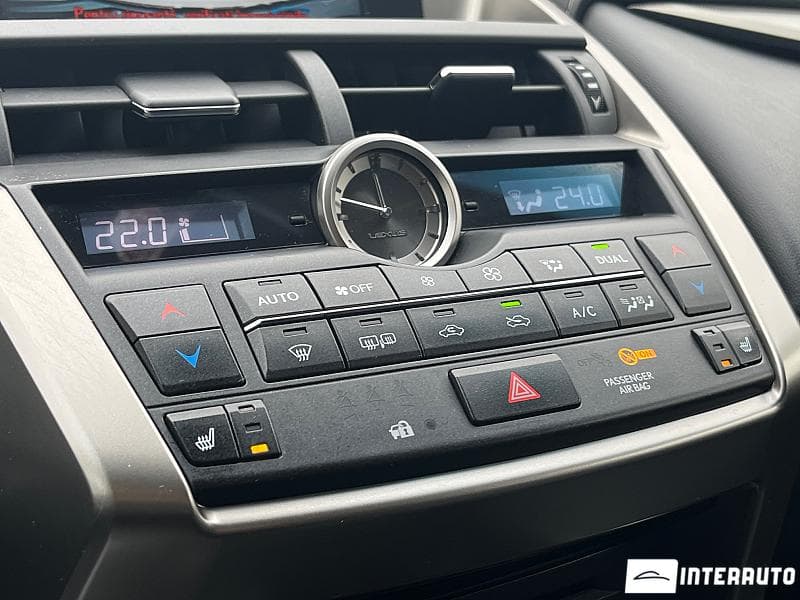 2016 Lexus NX 300H — Miniatură 9