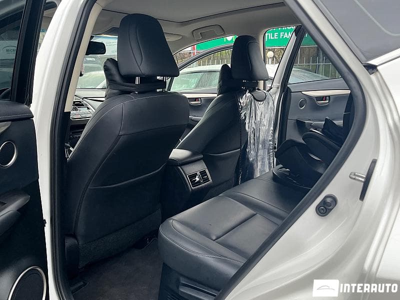 2016 Lexus NX 300H — Miniatură 17