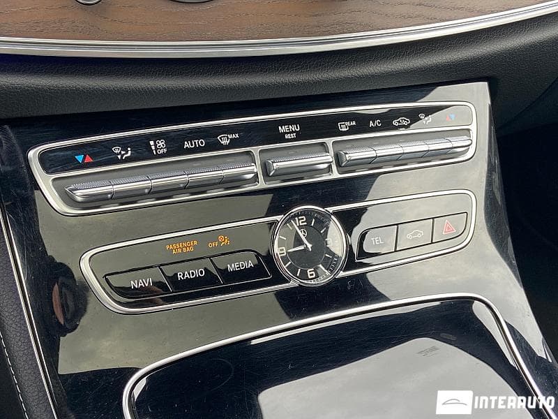 2017 Mercedes E 220 — Miniatură 16