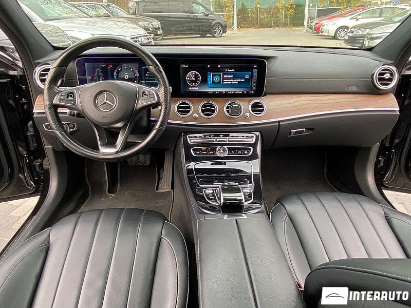 2017 Mercedes E 220 — Miniatură 18