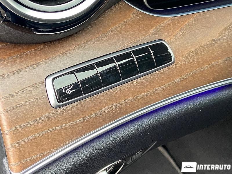 2017 Mercedes E 220 — Miniatură 11