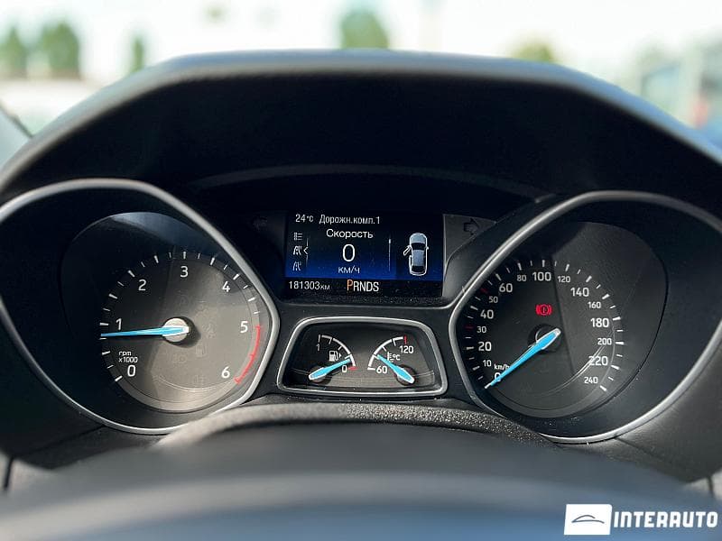 2016 Ford Focus — Miniatură 10