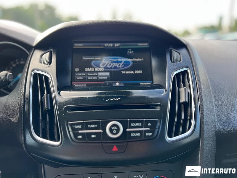 2016 Ford Focus — Miniatură 11
