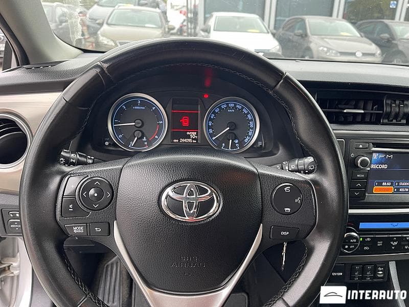 2013 Toyota Auris — Miniatură 8
