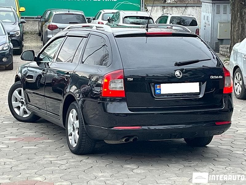 2010 Skoda Octavia — Miniatură 4