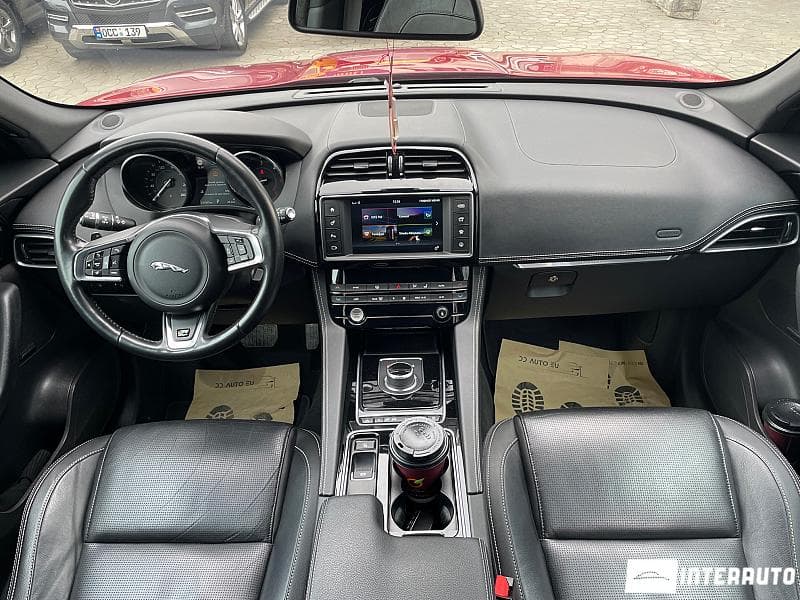 2016 Jaguar F-Pace — Miniatură 12