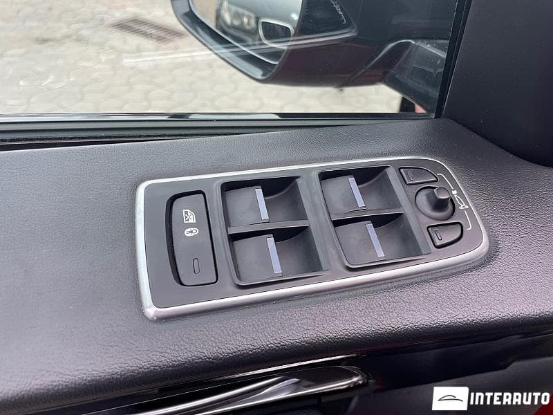 2016 Jaguar F-Pace — Miniatură 8