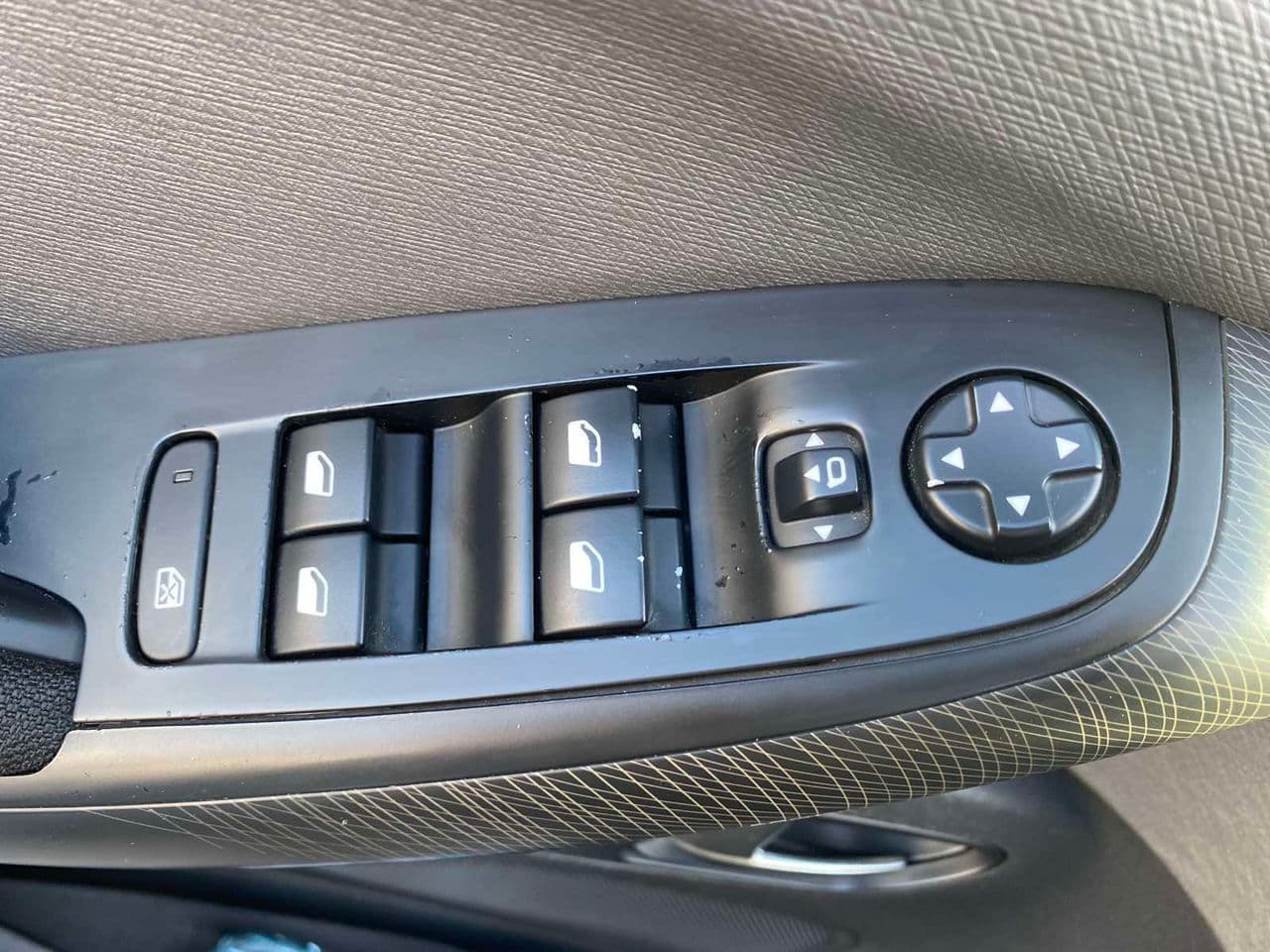 Citroen C4 Picasso 2015 — Миниатюра 7