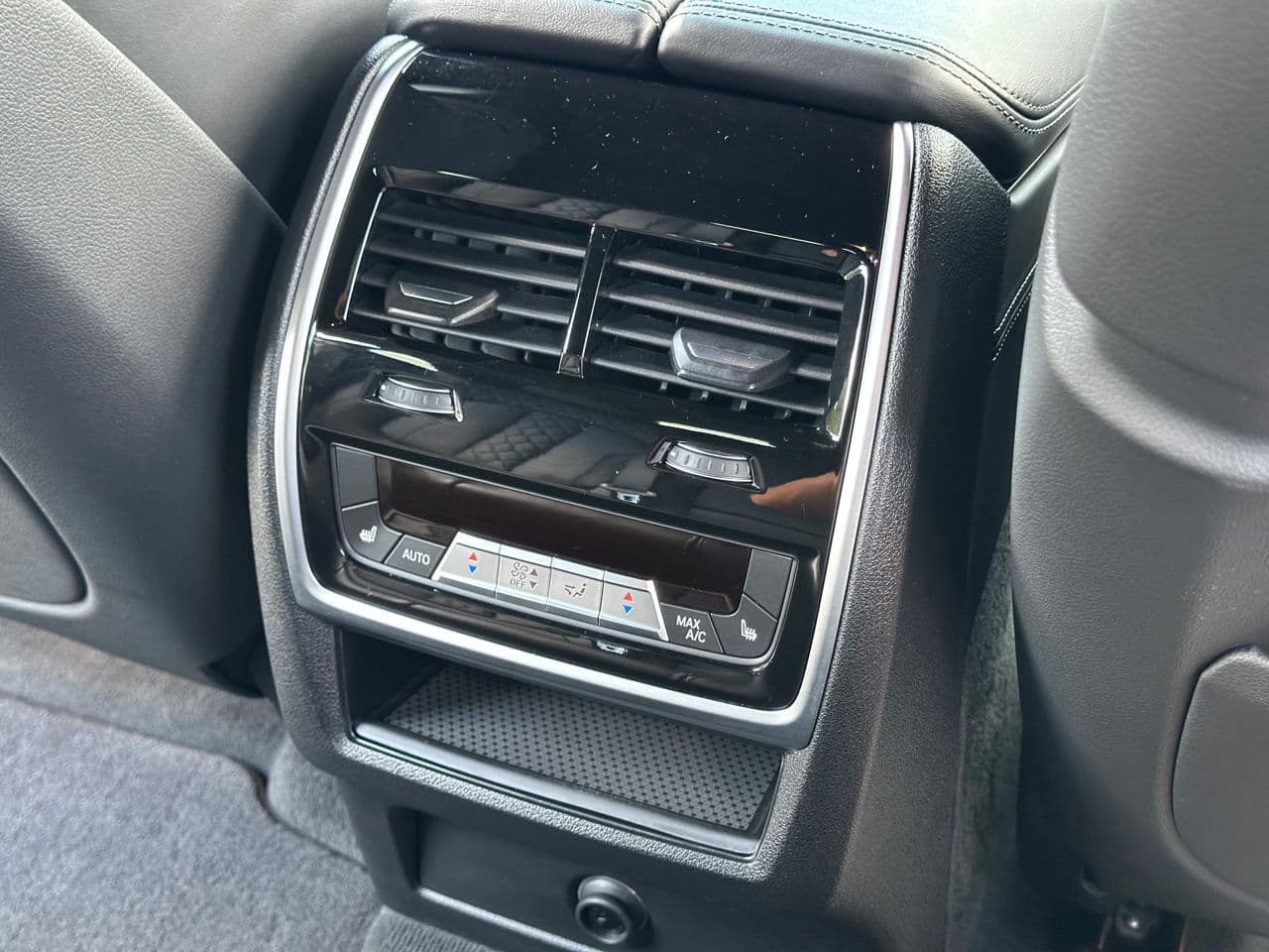 BMW X6 4.0i 2020 — Миниатюра 15