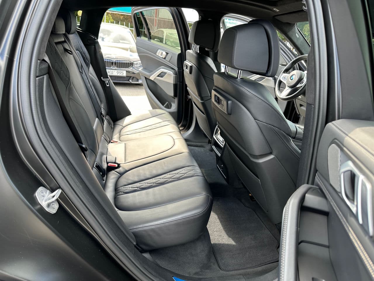 BMW X6 4.0i 2020 — Миниатюра 18