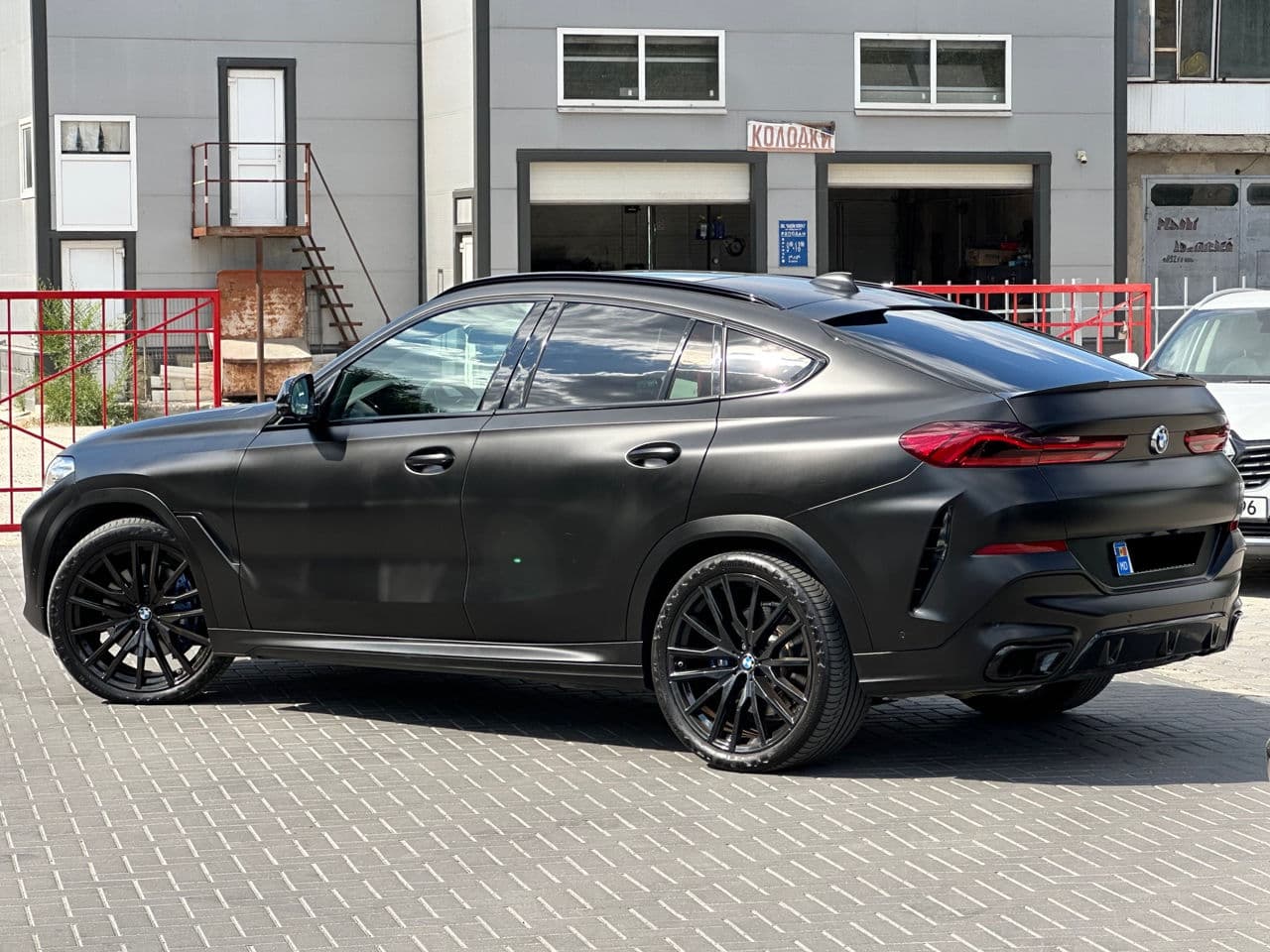 BMW X6 4.0i 2020 — Миниатюра 3