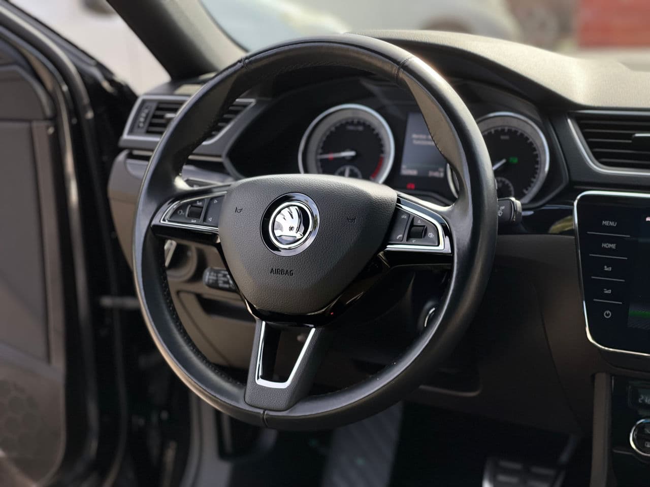 Skoda Superb 2018 — Миниатюра 6
