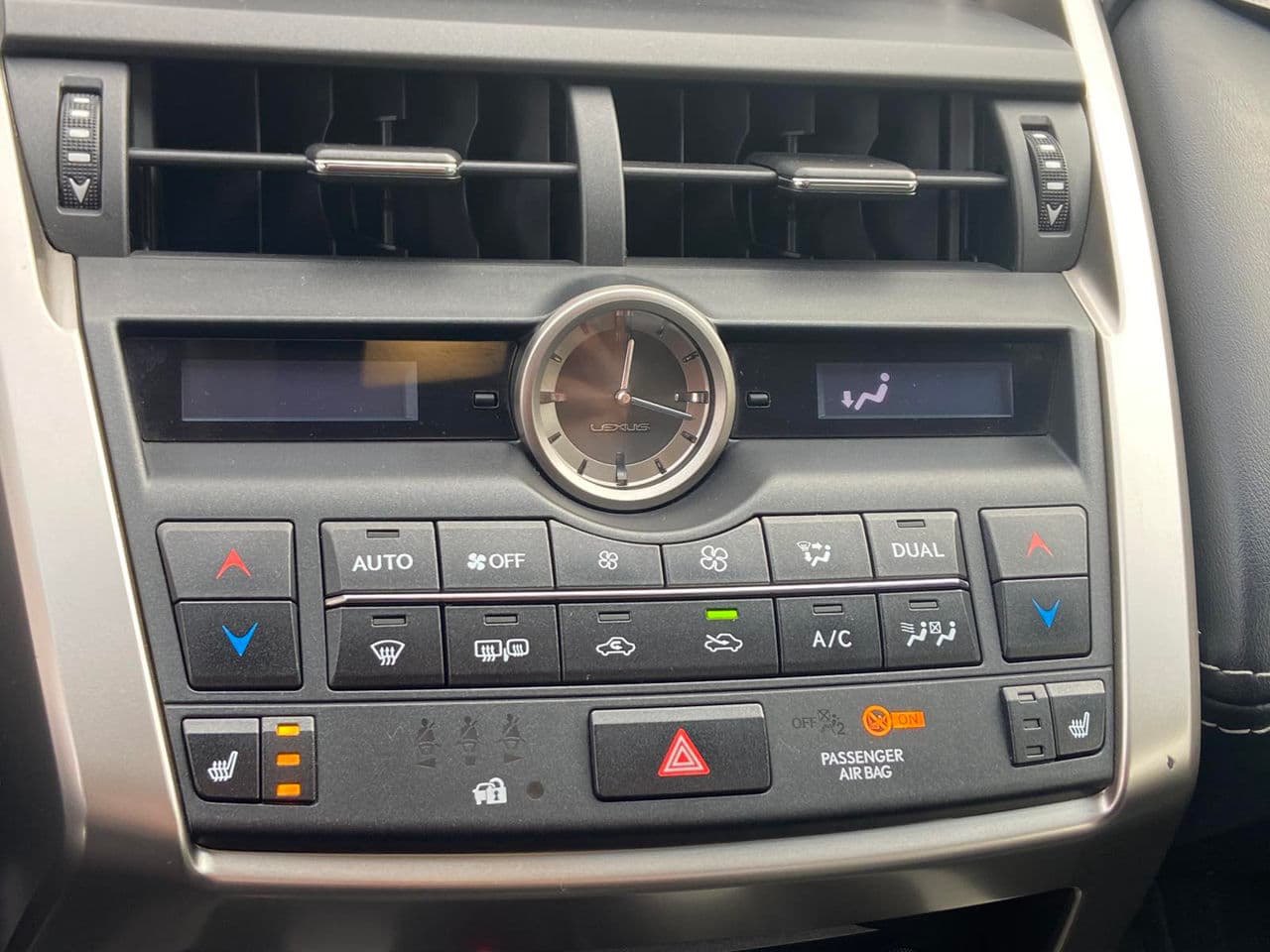 Lexus NX 300H 2015 — Миниатюра 13