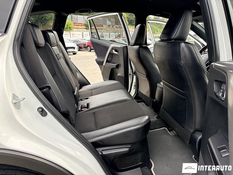Toyota Rav-4 2017 — Миниатюра 13