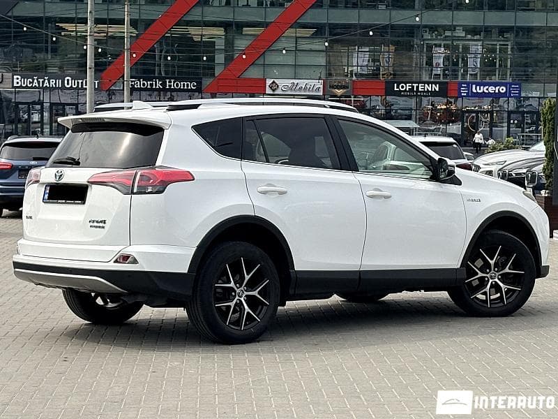 Toyota Rav-4 2017 — Миниатюра 3