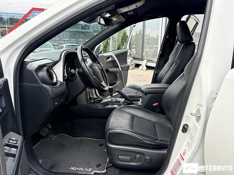 Toyota Rav-4 2017 — Миниатюра 5