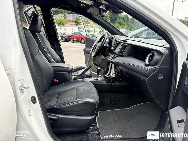 Toyota Rav-4 2017 — Миниатюра 12