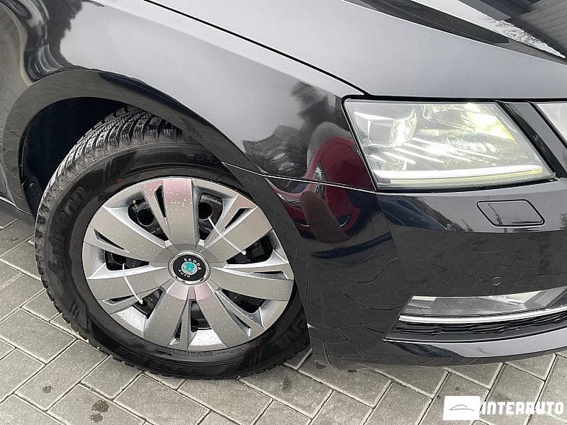 2017 Skoda Octavia — Miniatură 17