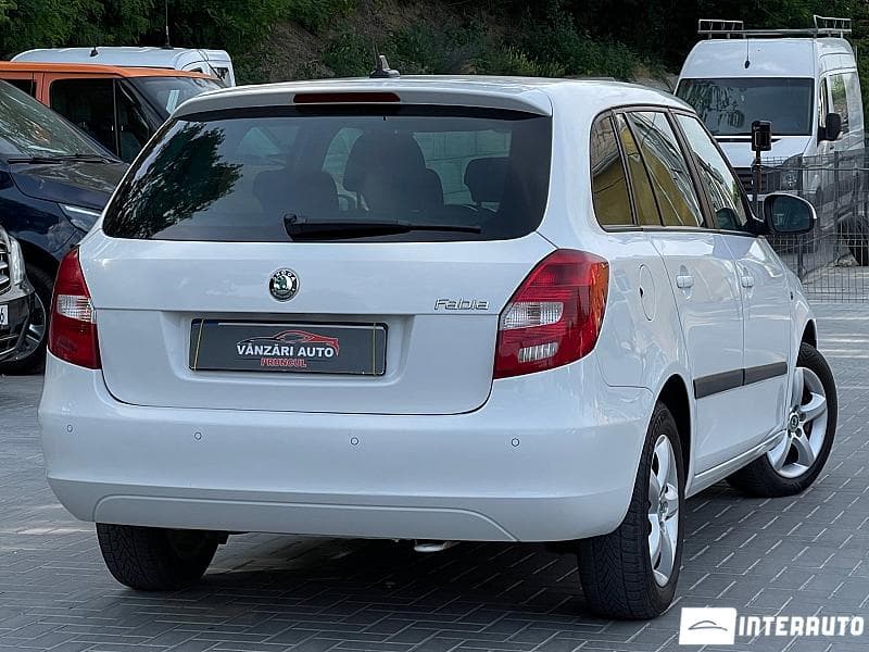 2012 Skoda Fabia — Miniatură 2