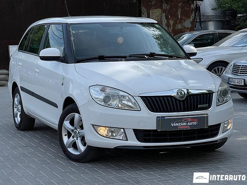 2012 Skoda Fabia — Miniatură 3