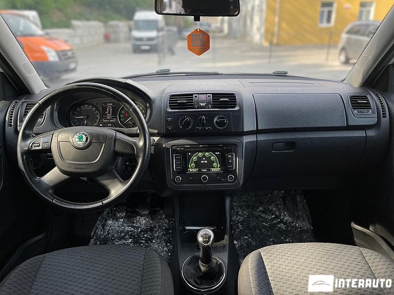 2012 Skoda Fabia — Miniatură 8