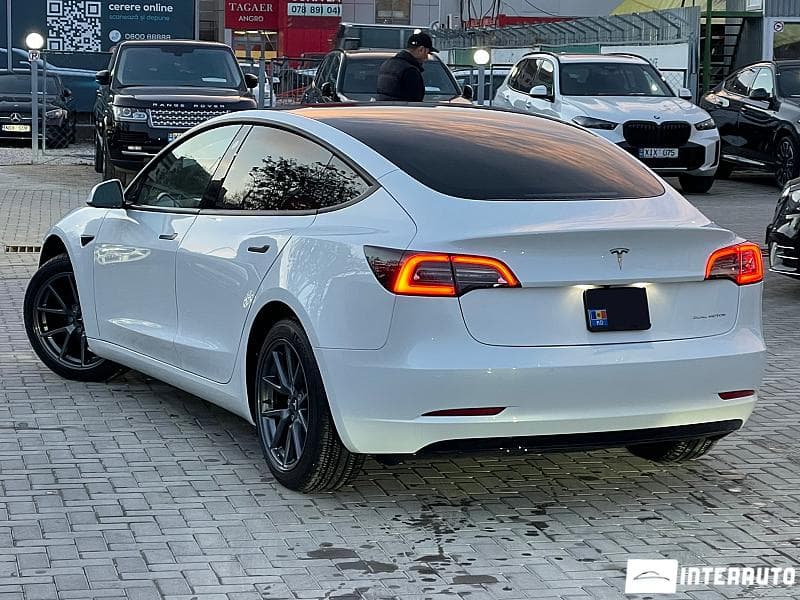 2021 Tesla Model 3 — Miniatură 4