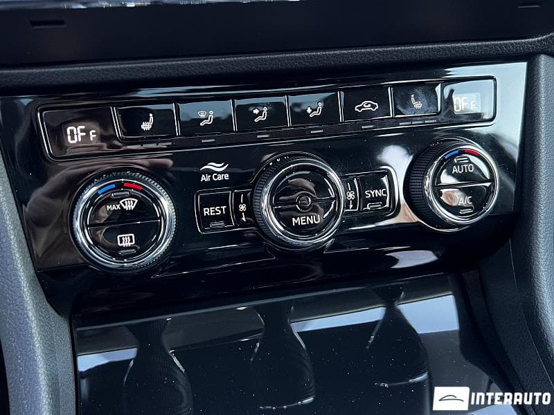 2019 Skoda Superb — Miniatură 11