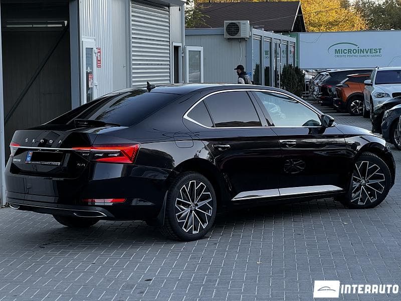 2019 Skoda Superb — Miniatură 4