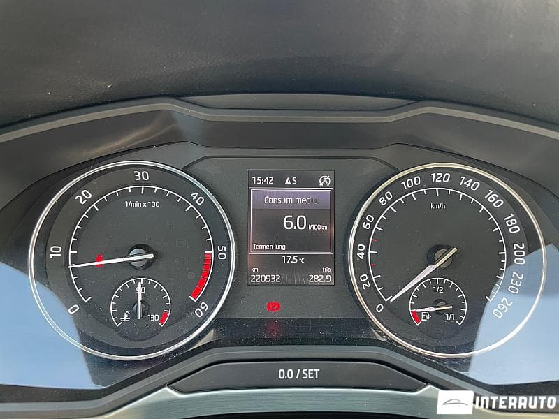 2016 Skoda Superb — Miniatură 12