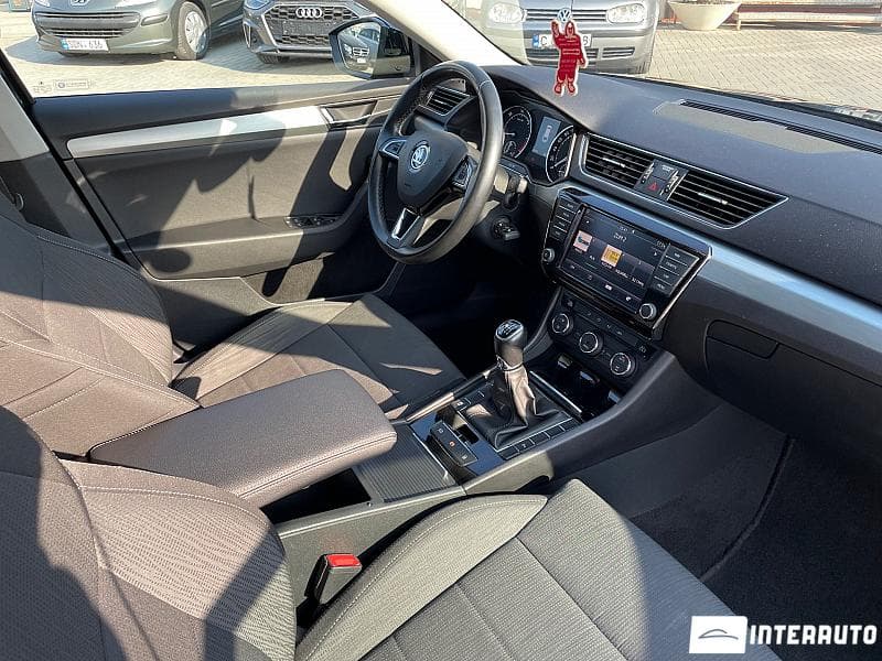 2016 Skoda Superb — Miniatură 15